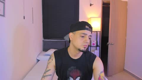 Snapshot of kendel_dimitri chatting on April 1, 2026, 5:52 am kendel_dimitri online show from April 1, 2026, 5:52 am