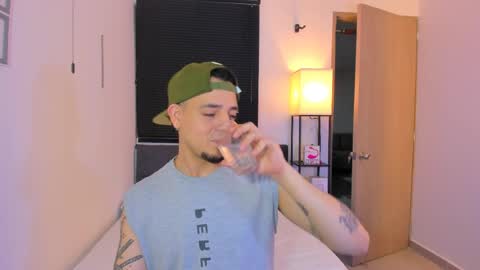 Snapshot of kendel_dimitri chatting on April 10, 2026, 4:39 am kendel_dimitri online show from April 10, 2026, 4:39 am