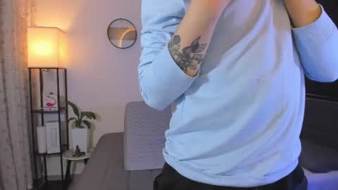 kendel_dimitri online show from June 17, 2026, 5:54 am