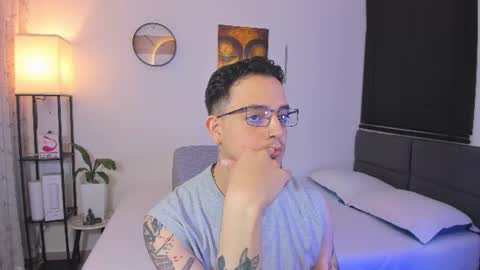 kendel_dimitri online show from June 18, 2026, 3:07 am