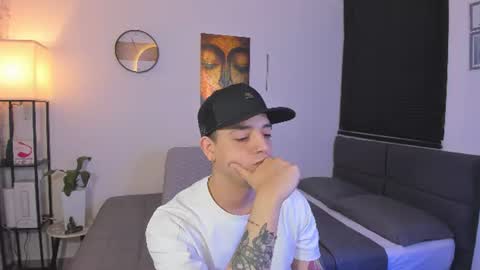 kendel_dimitri online show from July 17, 2026, 5:03 am
