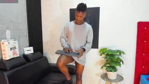 Snapshot of kender21_ chatting on September 17, 2025, 8:32 pm Kender online show from September 17, 2025, 8:32 pm