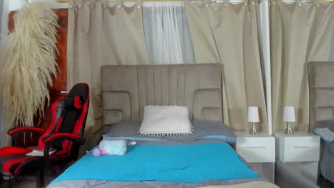 Snapshot of kendra_and_liam chatting on October 8, 2025, 11:30 am kendra and liam online show from October 8, 2025, 11:30 am