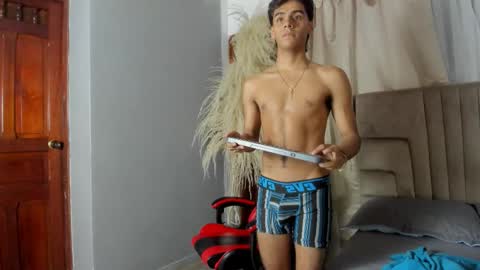 Snapshot of kendra_and_liam chatting on October 10, 2025, 11:42 am kendra and liam online show from October 10, 2025, 11:42 am