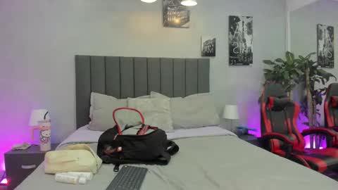 Kendra London online show from November 21, 2025, 11:20 am