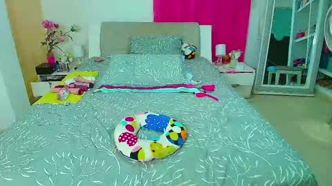 kendra_love31 online show from February 13, 2026, 5:58 am