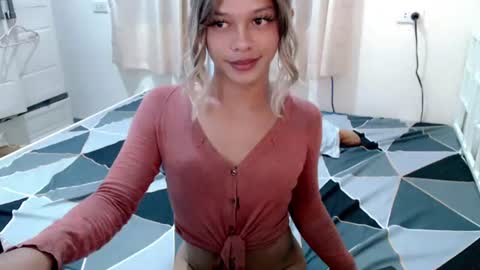 kendra_lunaxx online show from June 11, 2026, 7:34 pm