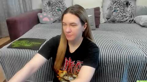Kendra online show from May 3, 2026, 11:44 pm