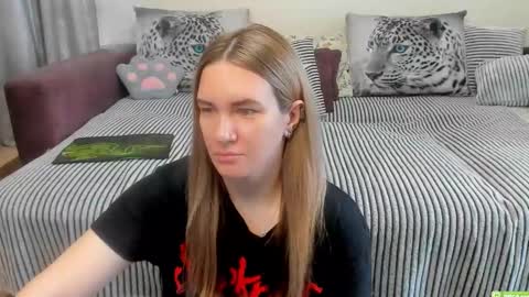 Kendra online show from May 15, 2026, 11:45 pm
