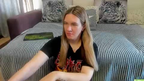 Kendra online show from June 14, 2026, 2:24 am