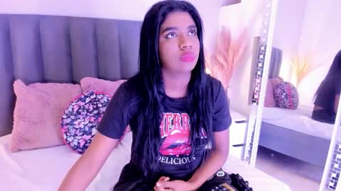 Snapshot of kendrachavez_ chatting on November 17, 2025, 10:37 pm kendrachavez_ online show from November 17, 2025, 10:37 pm