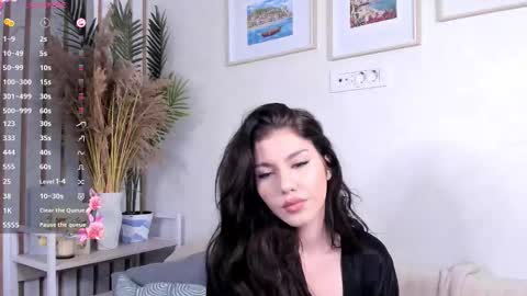 Kendra Kiss online show from October 5, 2025, 8:40 pm