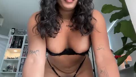 Hi Im kendra- onlyfans. isab2896 online show from April 27, 2026, 4:49 pm