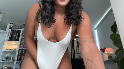 Hi Im kendra- onlyfans. isab2896 online show from May 9, 2026, 5:40 pm