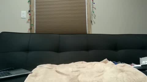 Snapshot of kenluca chatting on December 22, 2024, 5:42 pm Kenluca online show from December 22, 2024, 5:42 pm