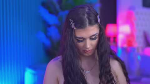 Kendra online show from November 23, 2025, 3:23 pm