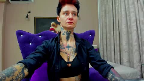 Sellena and Kenny online show from December 17, 2025, 7:20 pm