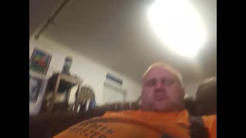 looking 4 free c2c online show from September 17, 2025, 3:35 pm