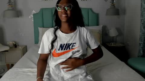 kentha_mitchells online show from January 8, 2025, 10:48 am