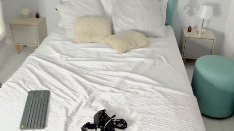 kentha_mitchells online show from January 23, 2025, 10:43 am
