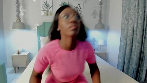 kentha_mitchells online show from January 28, 2025, 10:34 am