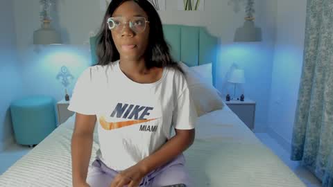 kentha_mitchells online show from February 3, 2025, 10:25 am