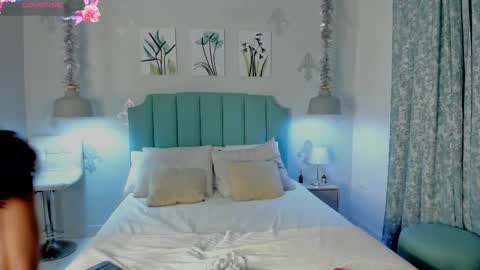 kentha_mitchells online show from February 10, 2025, 10:53 am