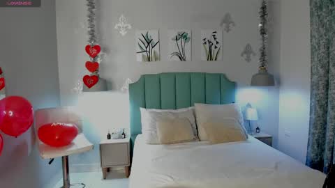 kentha_mitchells online show from February 14, 2025, 10:38 am