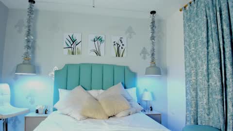 kentha_mitchells online show from February 20, 2025, 10:37 am