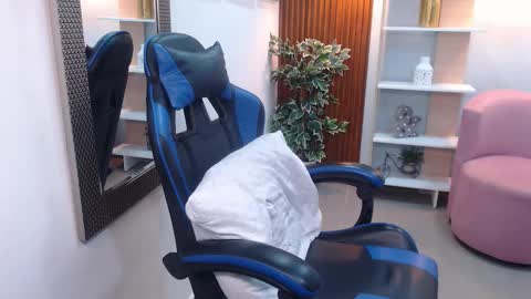 Snapshot of kenya_buhle_ chatting on September 20, 2025, 11:11 am Kenya Buhle online show from September 20, 2025, 11:11 am