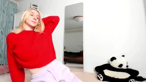 Kenzie online show from December 13, 2024, 4:54 am