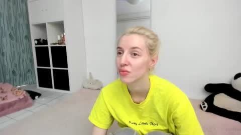 Kenzie online show from June 21, 2026, 1:46 pm