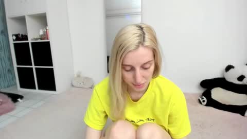 Kenzie online show from June 28, 2026, 1:39 pm