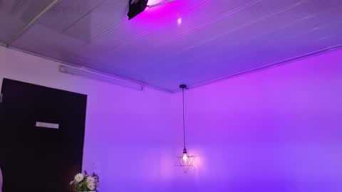 Kenzie online show from November 4, 2025, 4:33 am