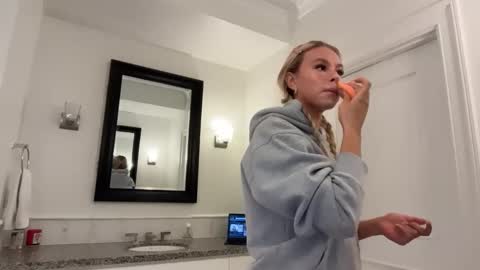 kenziesmithh online show from January 8, 2026, 7:05 pm