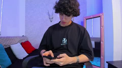 Kev online show from February 8, 2025, 7:59 pm
