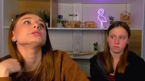 keuli_li online show from December 19, 2025, 12:23 pm