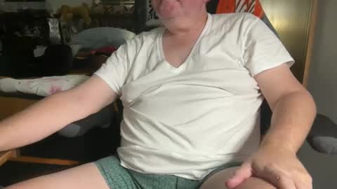 Snapshot of kev92569 chatting on January 4, 2025, 12:27 pm kev92569 online show from January 4, 2025, 12:27 pm