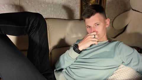 Snapshot of kevin_hornyyy chatting on October 1, 2025, 7:03 am kevin online show from October 1, 2025, 7:03 am