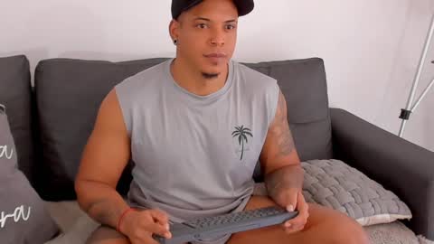 Snapshot of kevin_lance chatting on December 25, 2024, 12:15 pm Kevin Lance online show from December 25, 2024, 12:15 pm