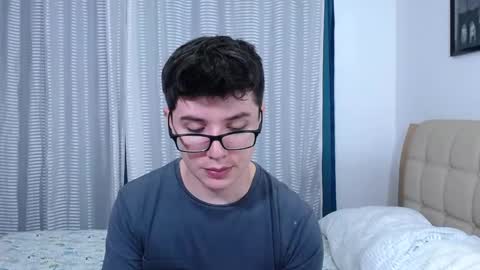 Snapshot of kevinhunts chatting on October 3, 2025, 3:03 am Kevin online show from October 3, 2025, 3:03 am