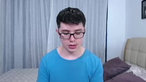 Snapshot of kevinhunts chatting on November 3, 2025, 9:48 pm Kevin online show from November 3, 2025, 9:48 pm