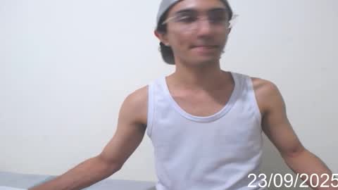 kevin 31lopez independent model online show from September 24, 2025, 2:37 am