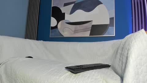 Snapshot of kevinn_blue chatting on November 18, 2025, 1:15 pm Sexy Hot Kevin online show from November 18, 2025, 1:15 pm