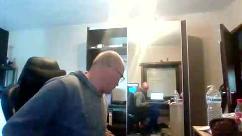 kevintje031987 online show from May 18, 2026, 2:01 pm