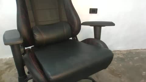 kevis410977 online show from March 18, 2026, 3:26 pm