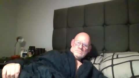 kevlooking4sez online show from December 24, 2024, 11:55 pm