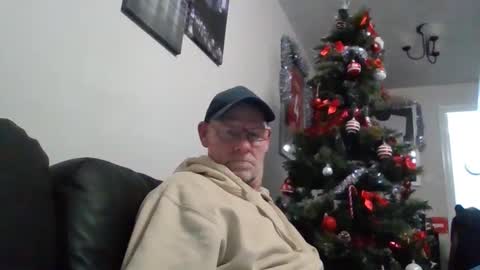 kevlooking4sez online show from December 31, 2024, 12:43 am