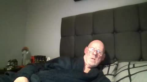 kevlooking4sez online show from January 28, 2025, 11:50 pm