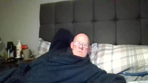 kevlooking4sez online show from November 16, 2025, 1:55 am